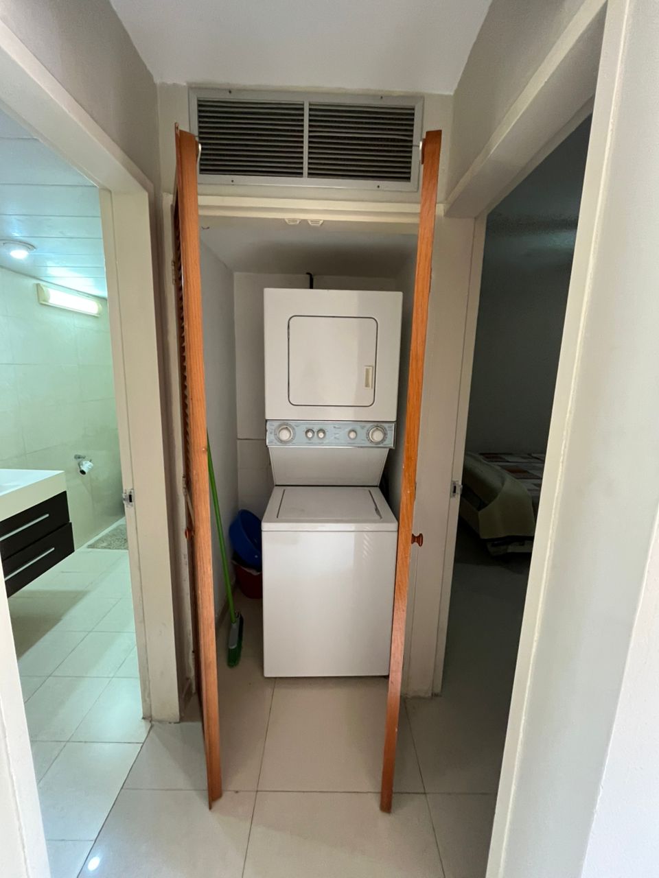 Apartamento en venta Lecheria con vista a los canales navegables - Conjunto Residencial Punta Marina