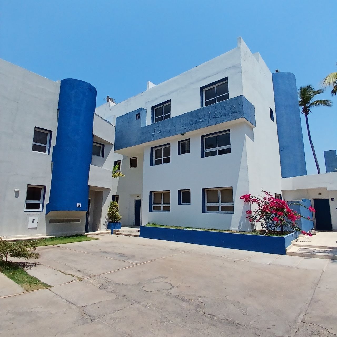 Townhouse C.R Marina Azul, Lechería Venezuela