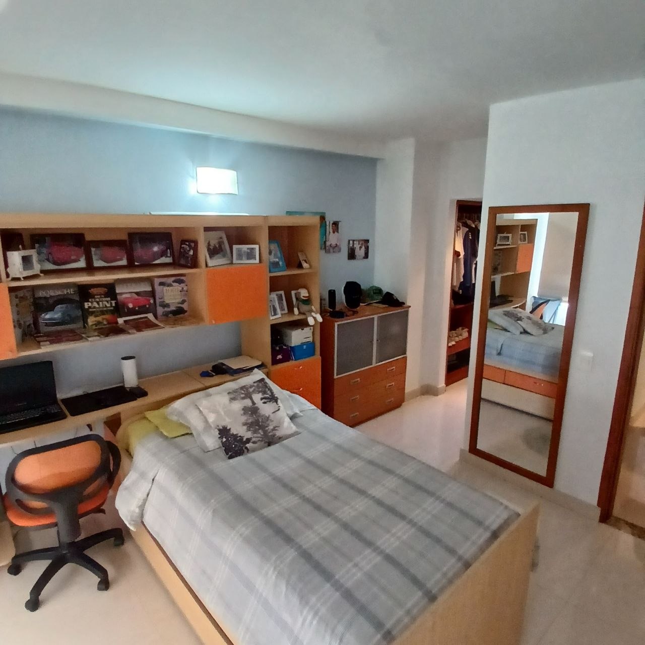 Townhouse C.R Marina Azul, Lechería Venezuela